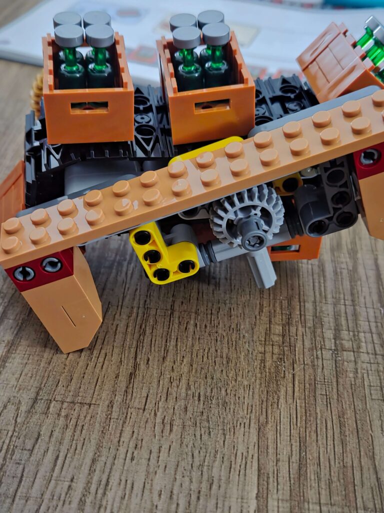 Conveyor belt technic build for the Pantasy Craft Brewery 85023