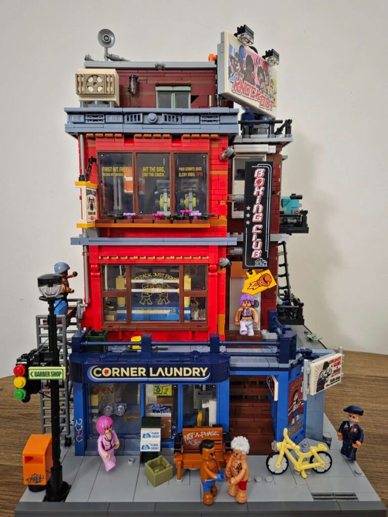 Lumibricks Boxing Club 19009 Street Fusion modular with lighting interior detail