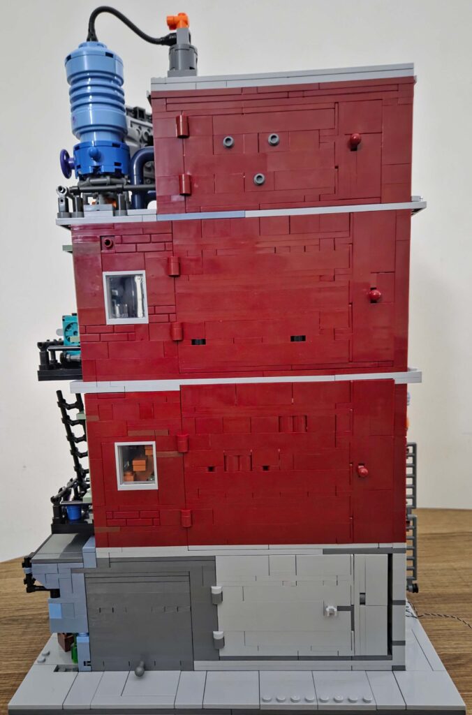 Back view of the Lumibricks Boxing Club 19009