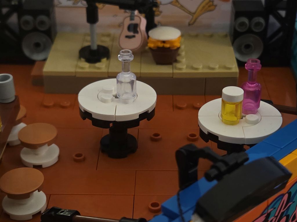 Lumibricks Surf Shop Bar