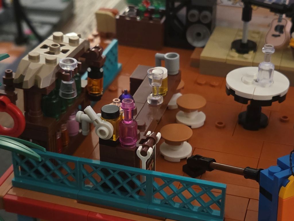 Lumibricks Surf Shop Bar