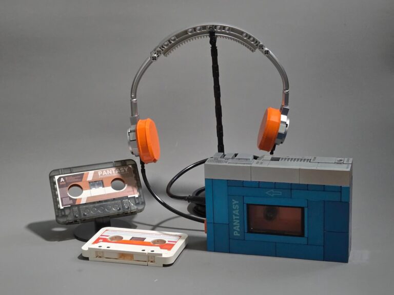 Lumibricks Cassette Player