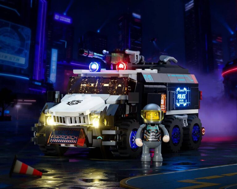Lumibricks Cyberpunk Police Transporter