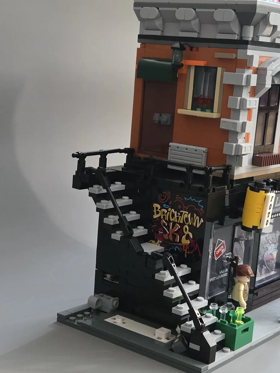The staircase-side exterior of Lumibricks Corner Photo Studio 19016