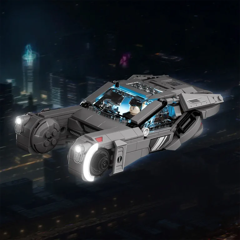 Lumibricks K's Spinner 23001 lit against a Blade Runner-style night backdrop