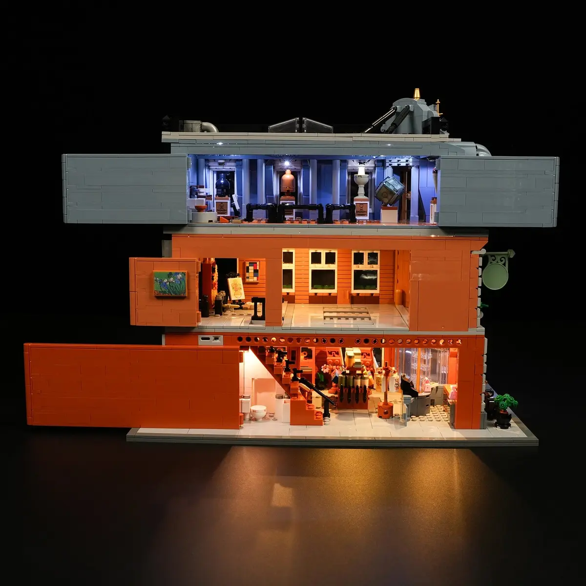 Open-backed floors of the full-size Lumibricks Brick Art Gallery L9085