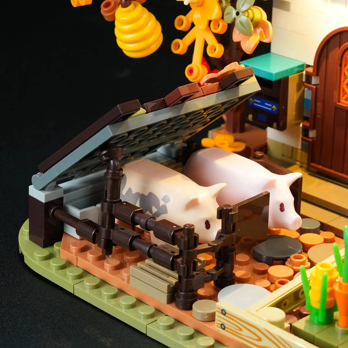 Pig pen at Lumibricks Autumn Farmhouse 16013